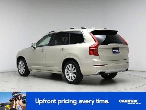 2016 Volvo XC90 T6 Momentum