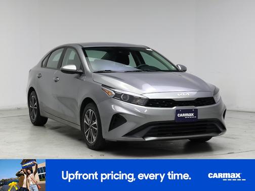 Gray 2024 Kia Forte LXS
