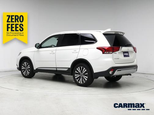 White 2020 Mitsubishi Outlander SE