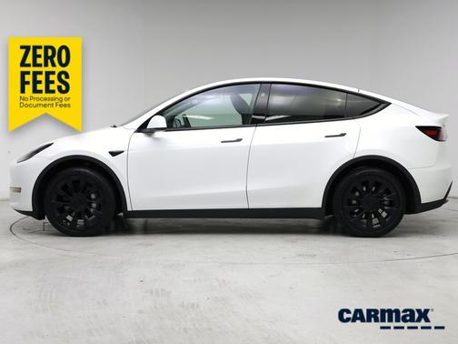 White 2024 Tesla Model Y Long Range
