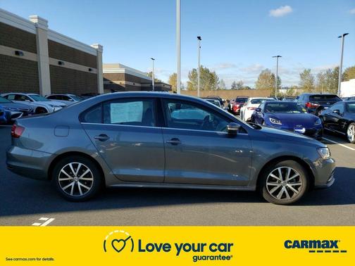 Photo 4 of 26 of 2017 Volkswagen Jetta 1.4T SE