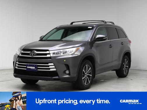 Gray 2018 Toyota Highlander XLE