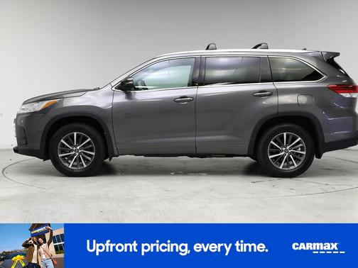 Gray 2018 Toyota Highlander XLE
