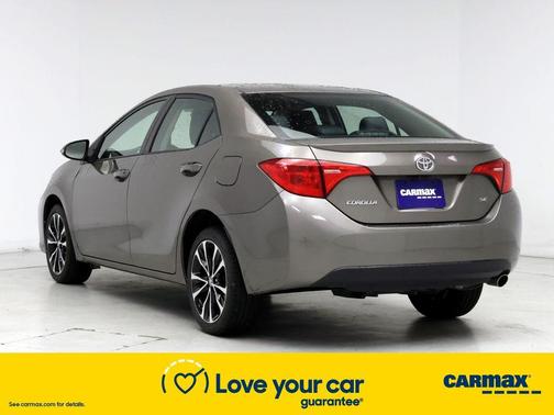Photo 2 of 25 of 2017 Toyota Corolla SE