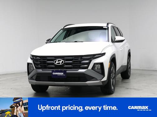 White 2025 Hyundai TUCSON SEL