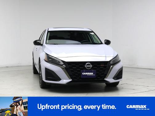 Gray 2023 Nissan Altima SR