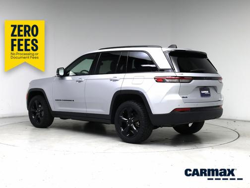Silver 2023 Jeep Grand Cherokee Altitude