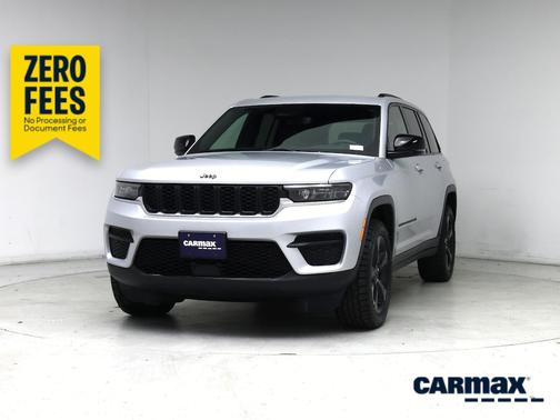 Silver 2023 Jeep Grand Cherokee Altitude