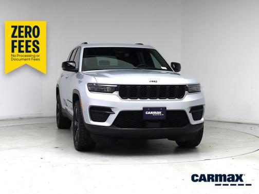 Silver 2023 Jeep Grand Cherokee Altitude