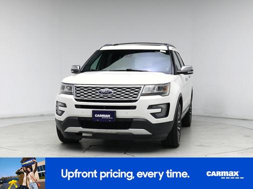 White 2017 Ford Explorer Platinum