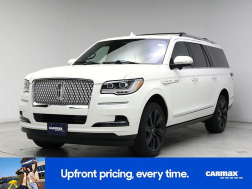 White 2023 Lincoln Navigator L Reserve