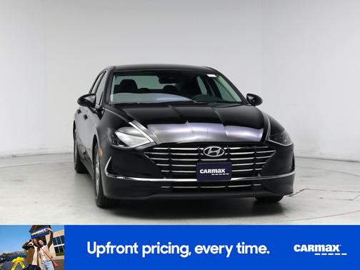 Black 2023 Hyundai SONATA SE