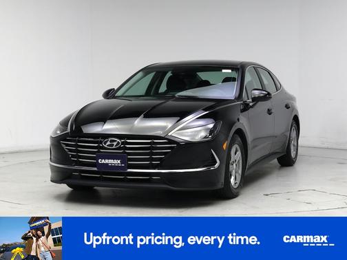 Black 2023 Hyundai SONATA SE