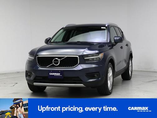 Blue 2022 Volvo XC40 T5 Momentum