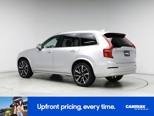 2022 Volvo XC90 T6 Momentum