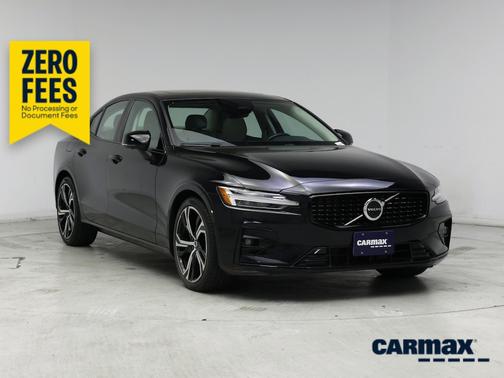 Black 2025 Volvo S60 B5 Plus