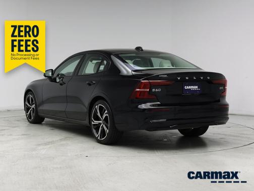 Black 2025 Volvo S60 B5 Plus