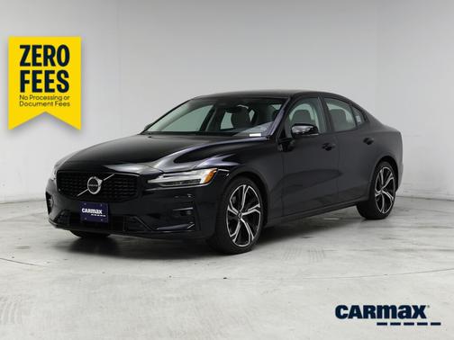 Black 2025 Volvo S60 B5 Plus