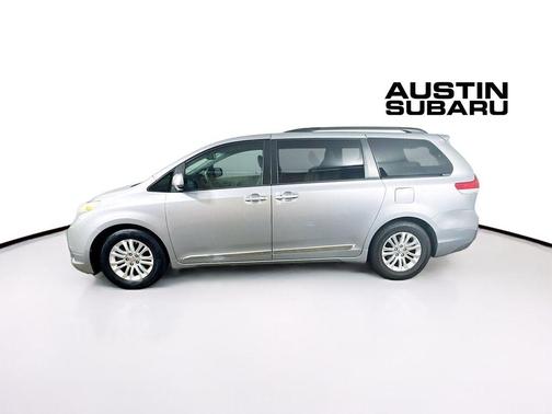 2013 Toyota Sienna XLE