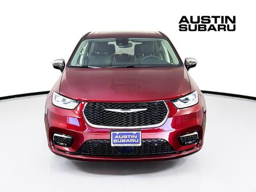 2023 Chrysler Pacifica Hybrid Limited