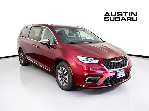 2023 Chrysler Pacifica Hybrid Limited