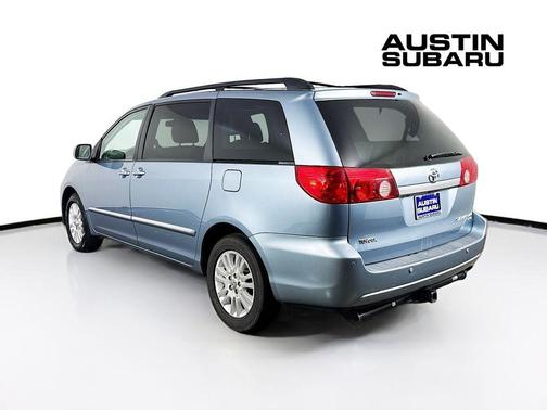 2010 Toyota Sienna XLE