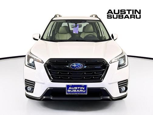 Crystal White Pearl 2024 Subaru Forester Limited