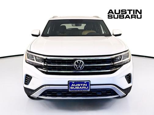 Pure White 2022 Volkswagen Atlas Cross Sport 2.0T SE w/Technology