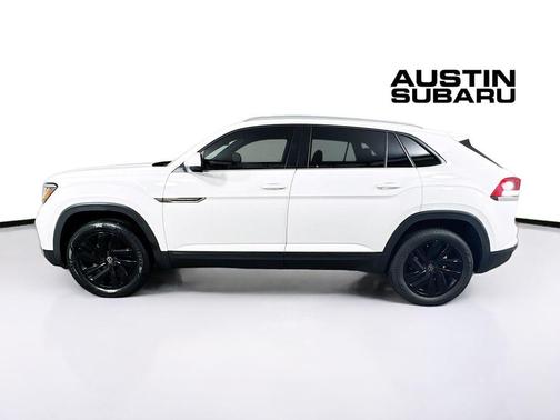 Pure White 2022 Volkswagen Atlas Cross Sport 2.0T SE w/Technology