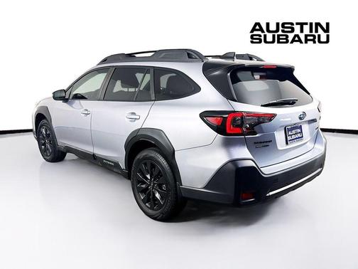 Ice Silver Metallic 2023 Subaru Outback Onyx Edition