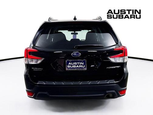 Crystal Black Silica 2023 Subaru Forester Premium