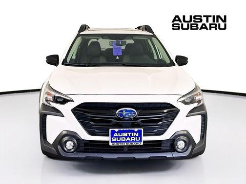 Crystal White Pearl 2025 Subaru Outback Onyx Edition