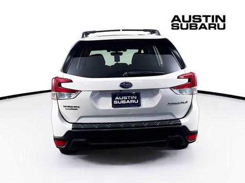 Crystal White Pearl 2019 Subaru Forester Limited