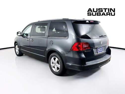 2011 Volkswagen Routan SEL Premium