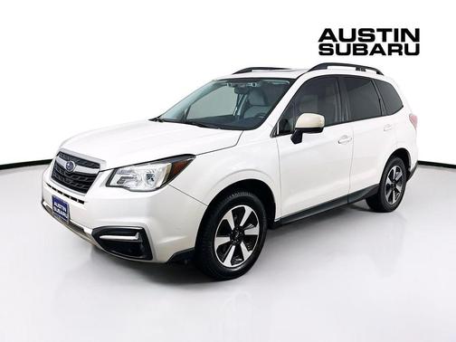 Crystal White Pearl 2017 Subaru Forester 2.5i Premium