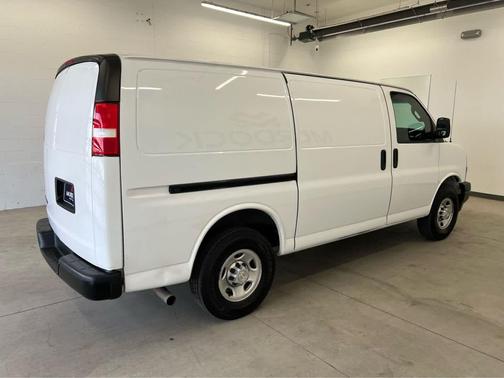 Summit White 2020 Chevrolet Express 2500 LT