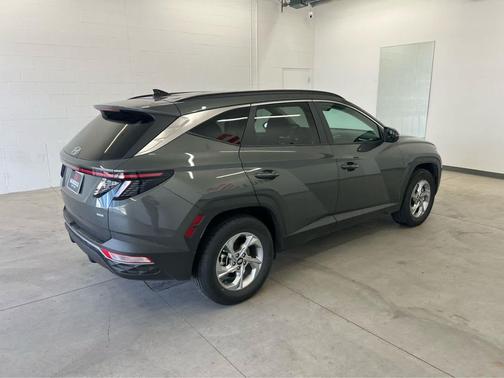 Amazon Gray 2022 Hyundai TUCSON SEL