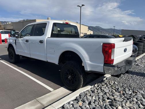 Oxford White 2017 Ford F-250 XLT