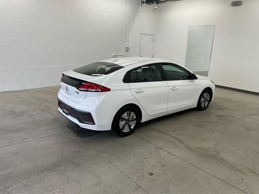 2022 Hyundai IONIQ Hybrid Blue
