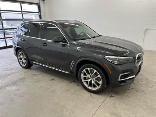 Dark Graphite Metallic 2022 BMW X5 xDrive40i