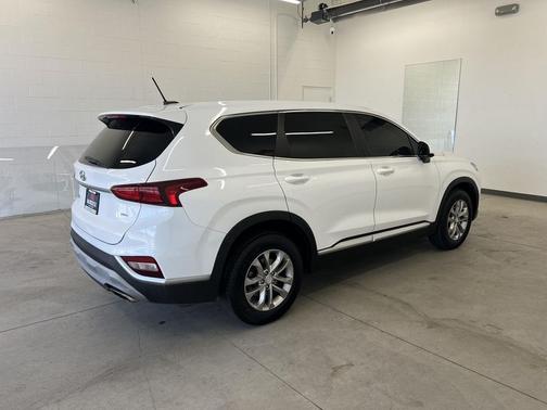 Quartz White 2019 Hyundai SANTA FE SE 2.4
