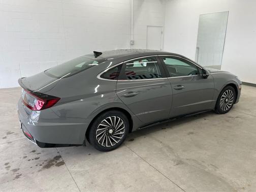 2020 Hyundai SONATA Hybrid Limited