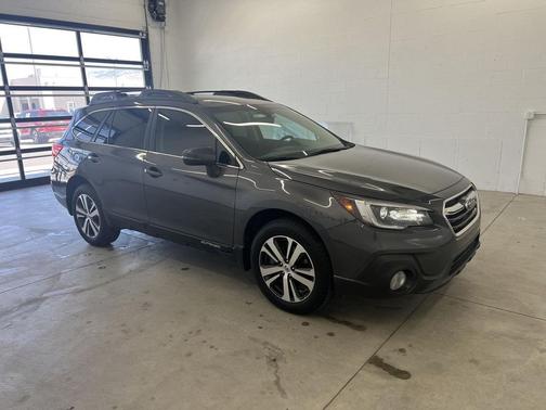 Magnetite Gray Metallic 2018 Subaru Outback 3.6R Limited