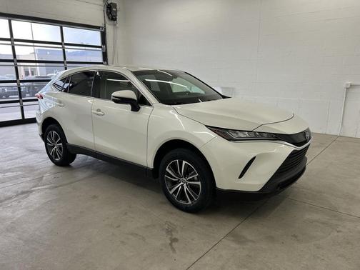 Blizzard Pearl 2022 Toyota Venza LE