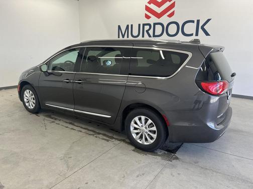Granite Crystal Metallic Clearcoat 2019 Chrysler Pacifica Touring L
