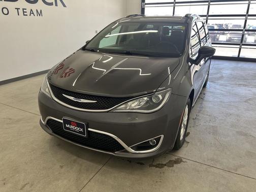 Granite Crystal Metallic Clearcoat 2019 Chrysler Pacifica Touring L