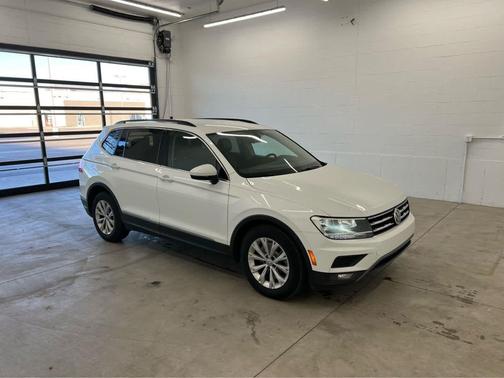 Pure White 2018 Volkswagen Tiguan 2.0T SE 4MOTION