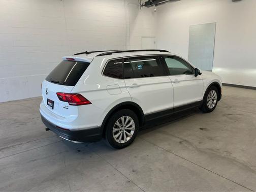 Pure White 2018 Volkswagen Tiguan 2.0T SE 4MOTION