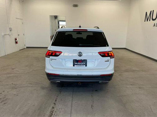 Pure White 2018 Volkswagen Tiguan 2.0T SE 4MOTION