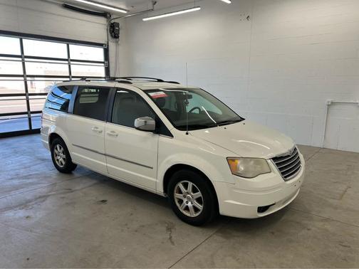 2009 Chrysler Town & Country Touring